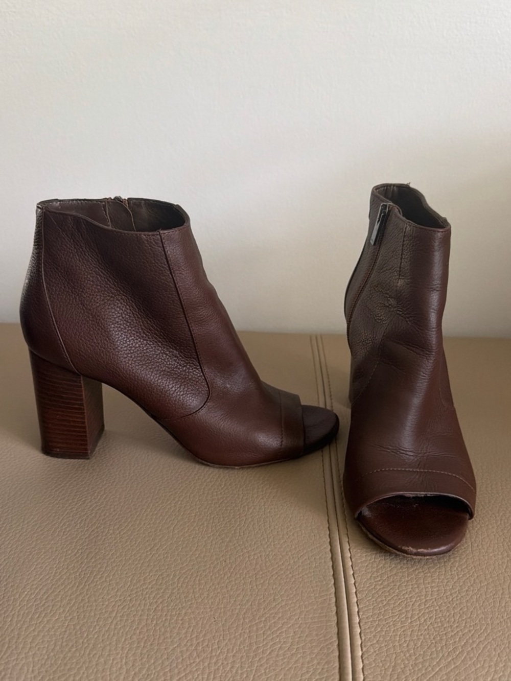 Vince Fionn Brown Leather Open Toe Booties Size 7 Made in Italy